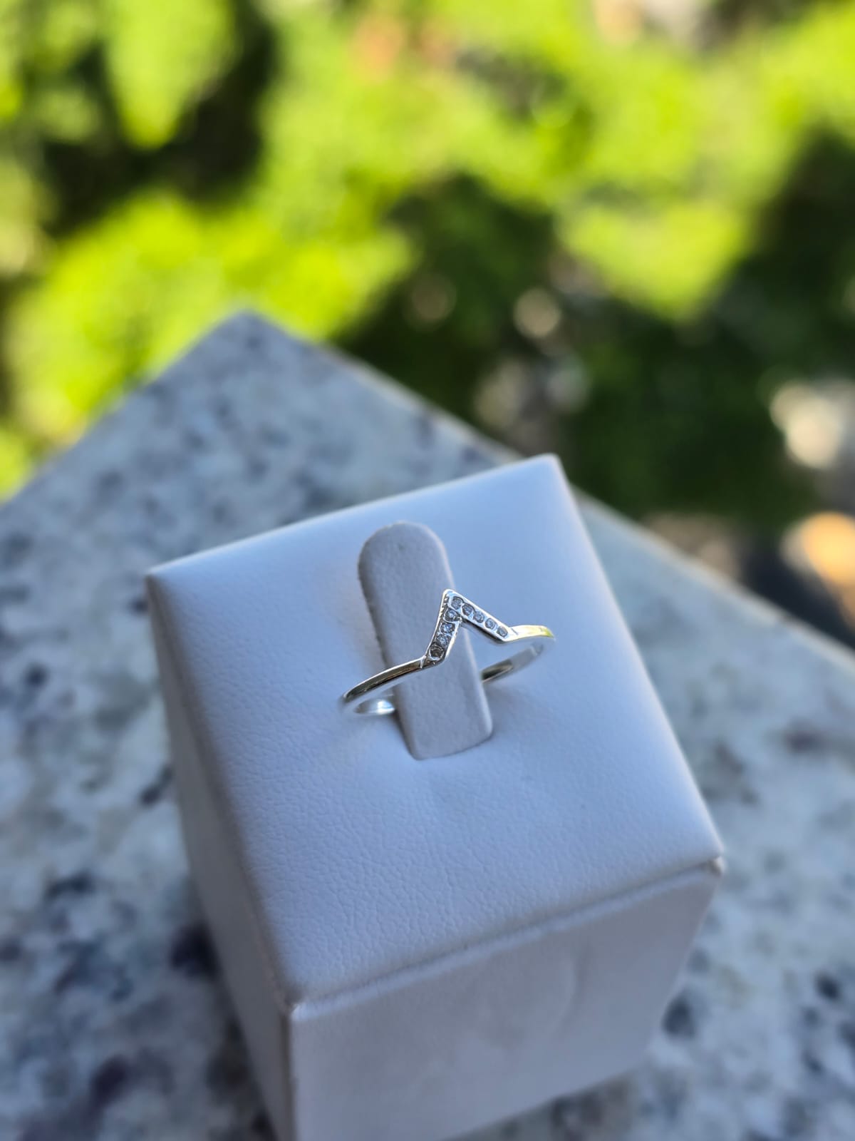 Anel Feminino Triangulo Pedras Prata 925 1gr