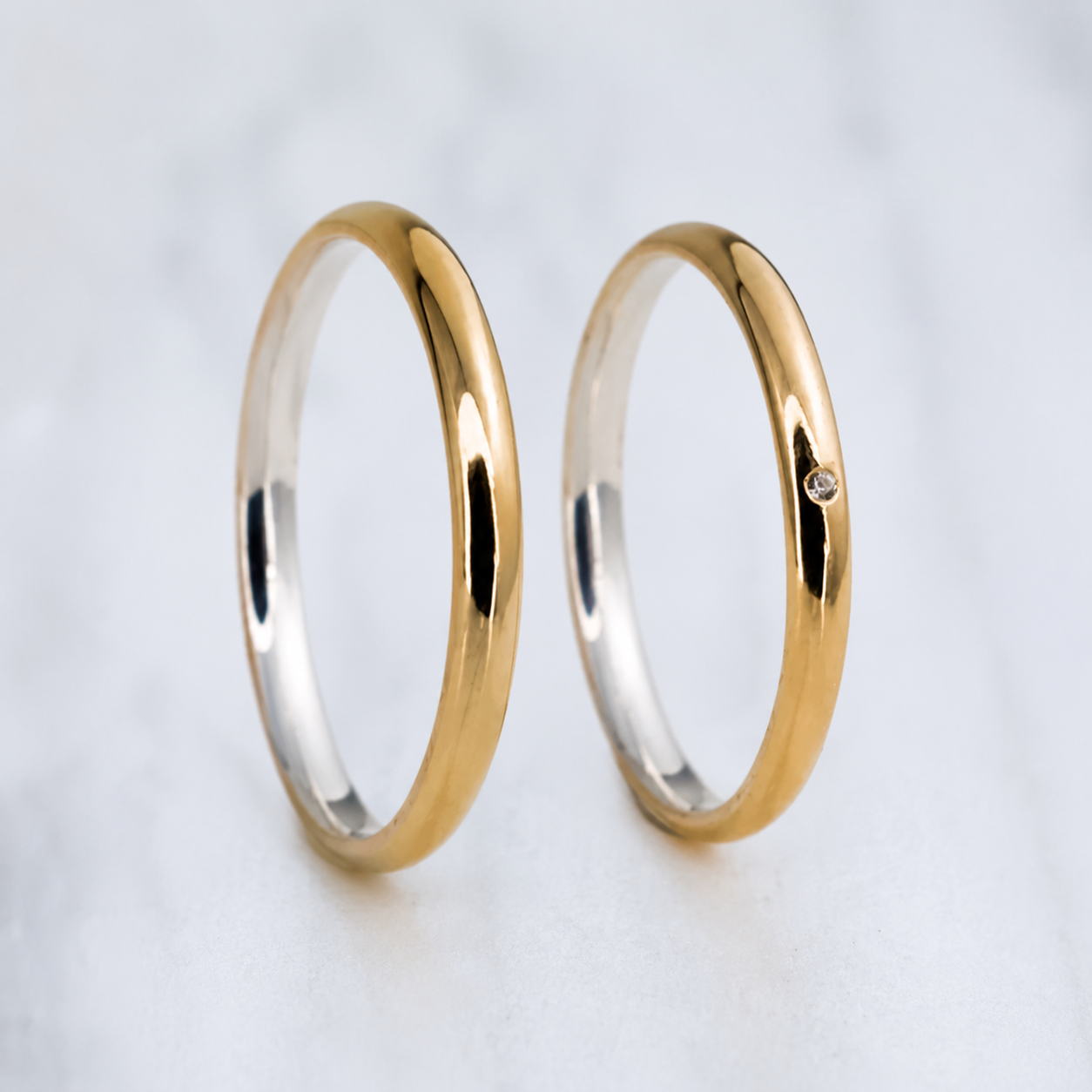 Par de Alianças ouro 18k com forro de prata em 2mm