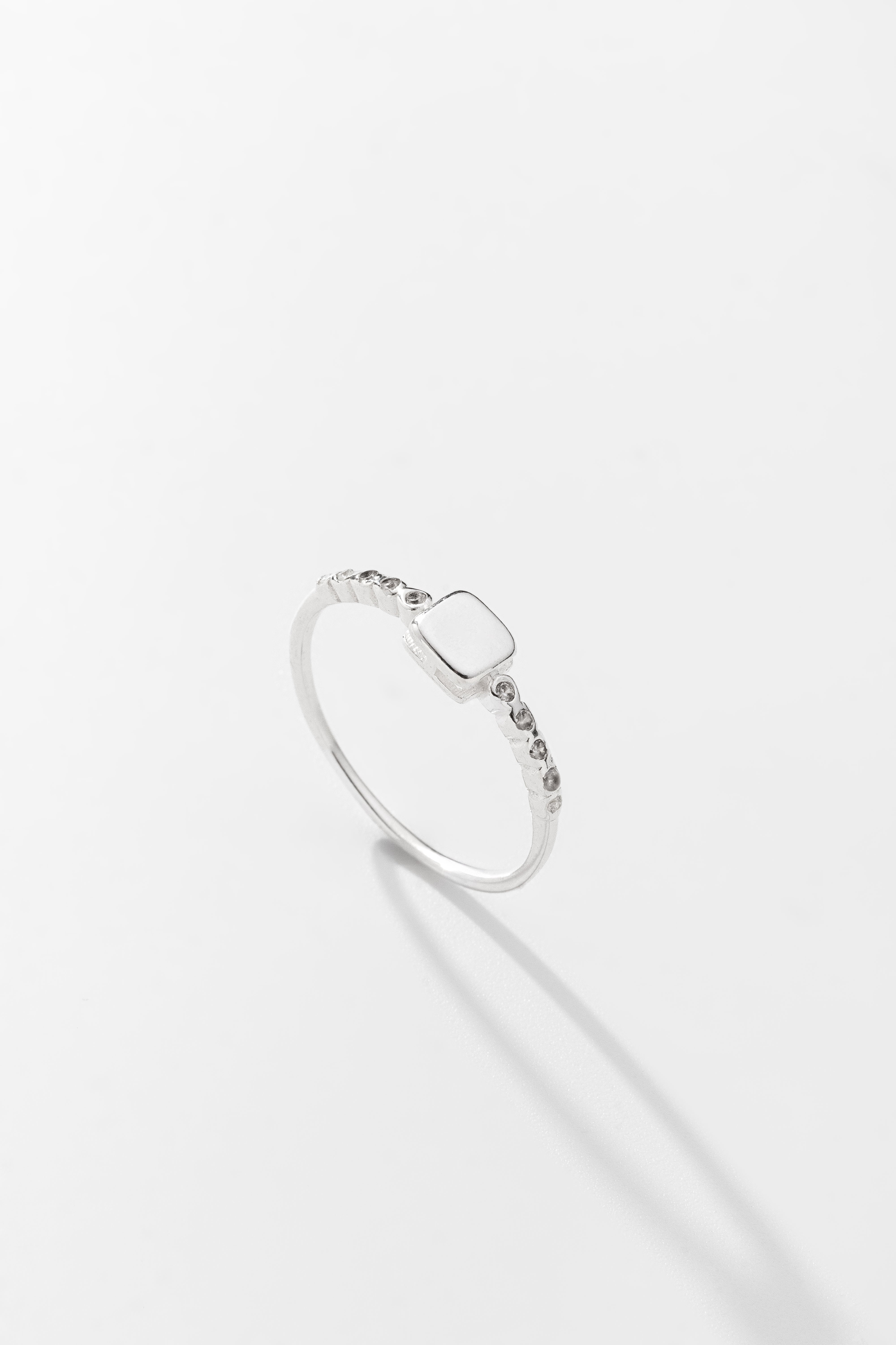 Anel Solitário Geométrico - Prata 925