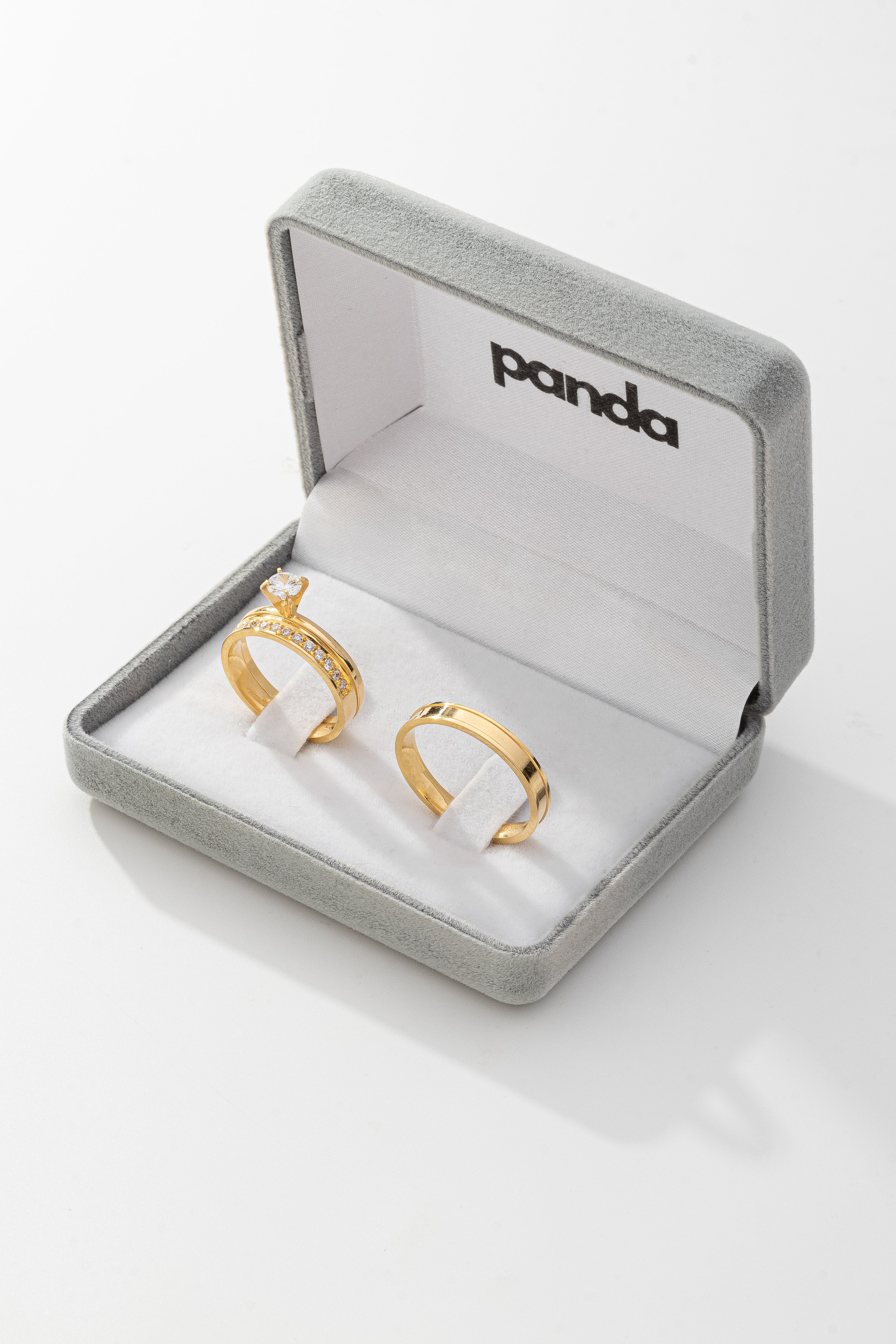Par de Alianças Ouro 18k em 3mm com pedras