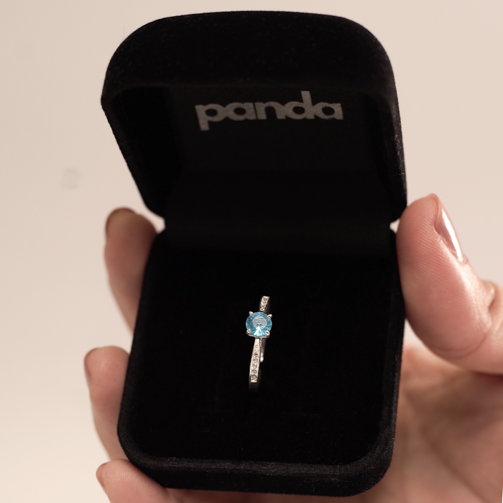 Anel Solitário Cravejado Azul Sofia