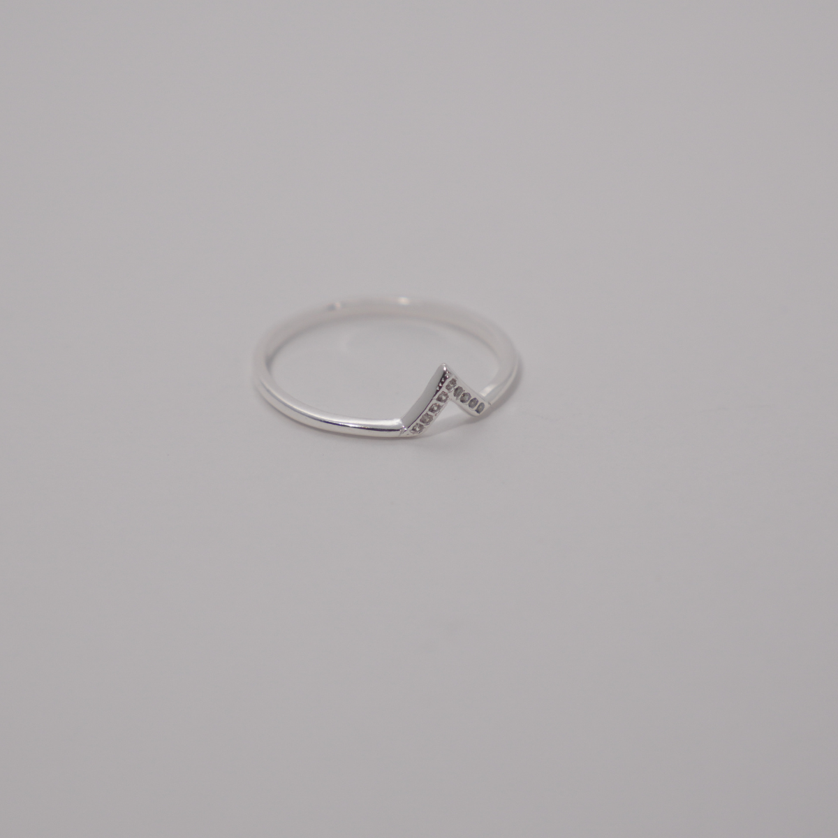 Anel Feminino Triangulo Pedras Prata 925 1gr