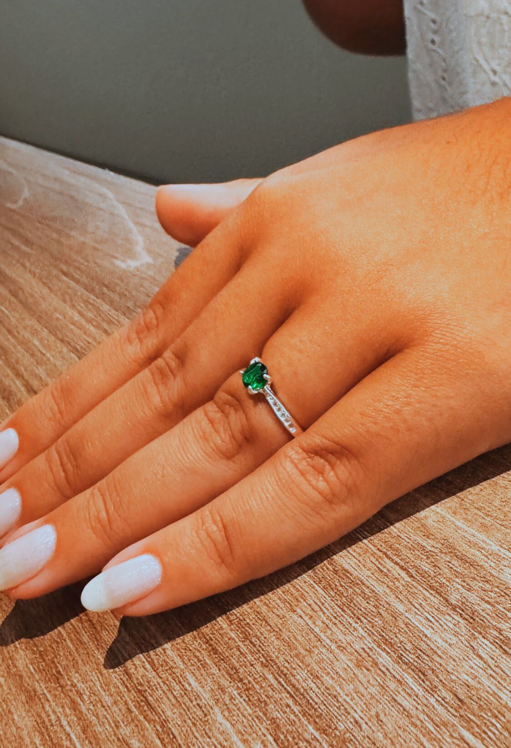 Anel Solitário Cravejado Verde Escuro