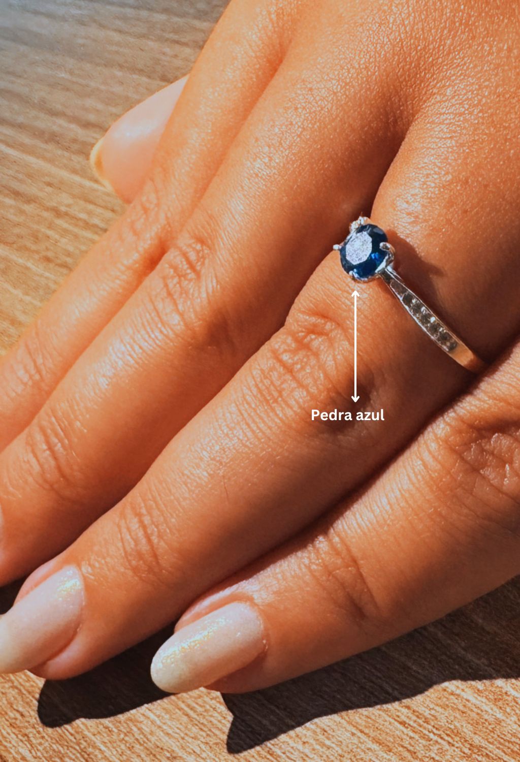 Anel Solitário Cravejado Azul Escuro