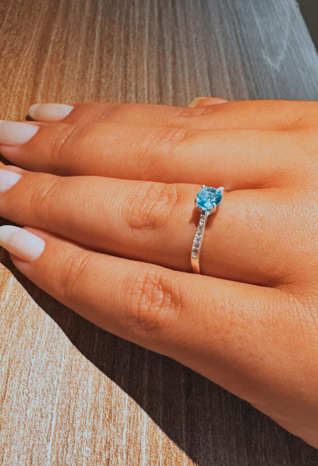 Anel Solitário Cravejado Azul Sofia