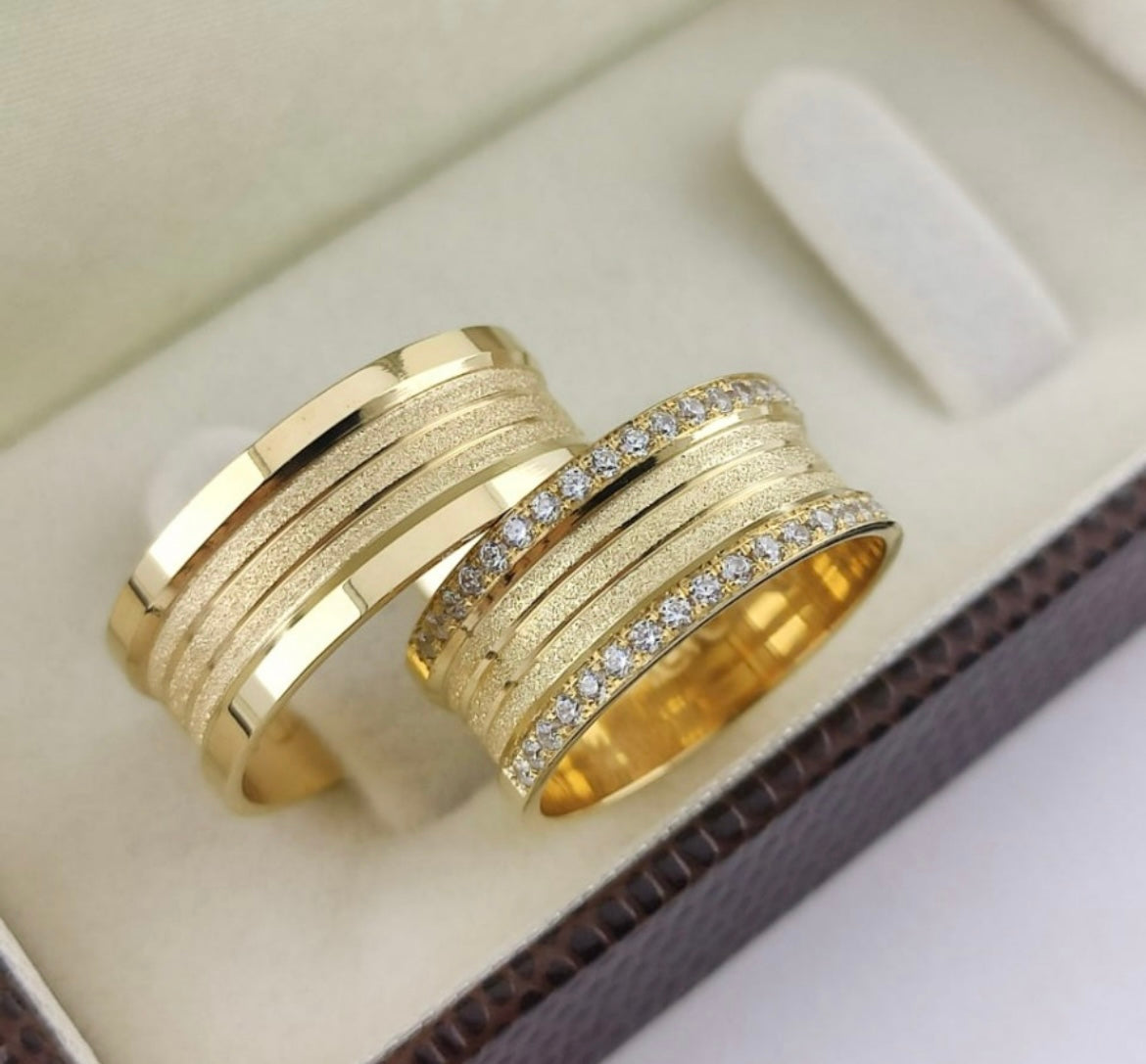 Conjunto Alianças Banhada Ouro 18K 10mm