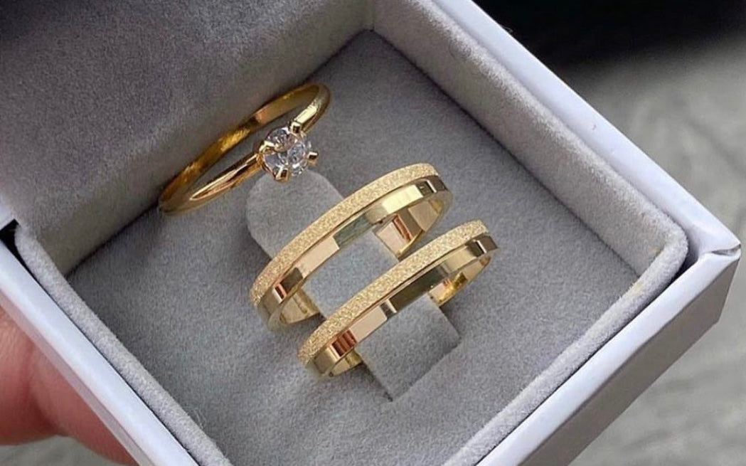 Conjunto Alianças Banhada Ouro 18K 5mm