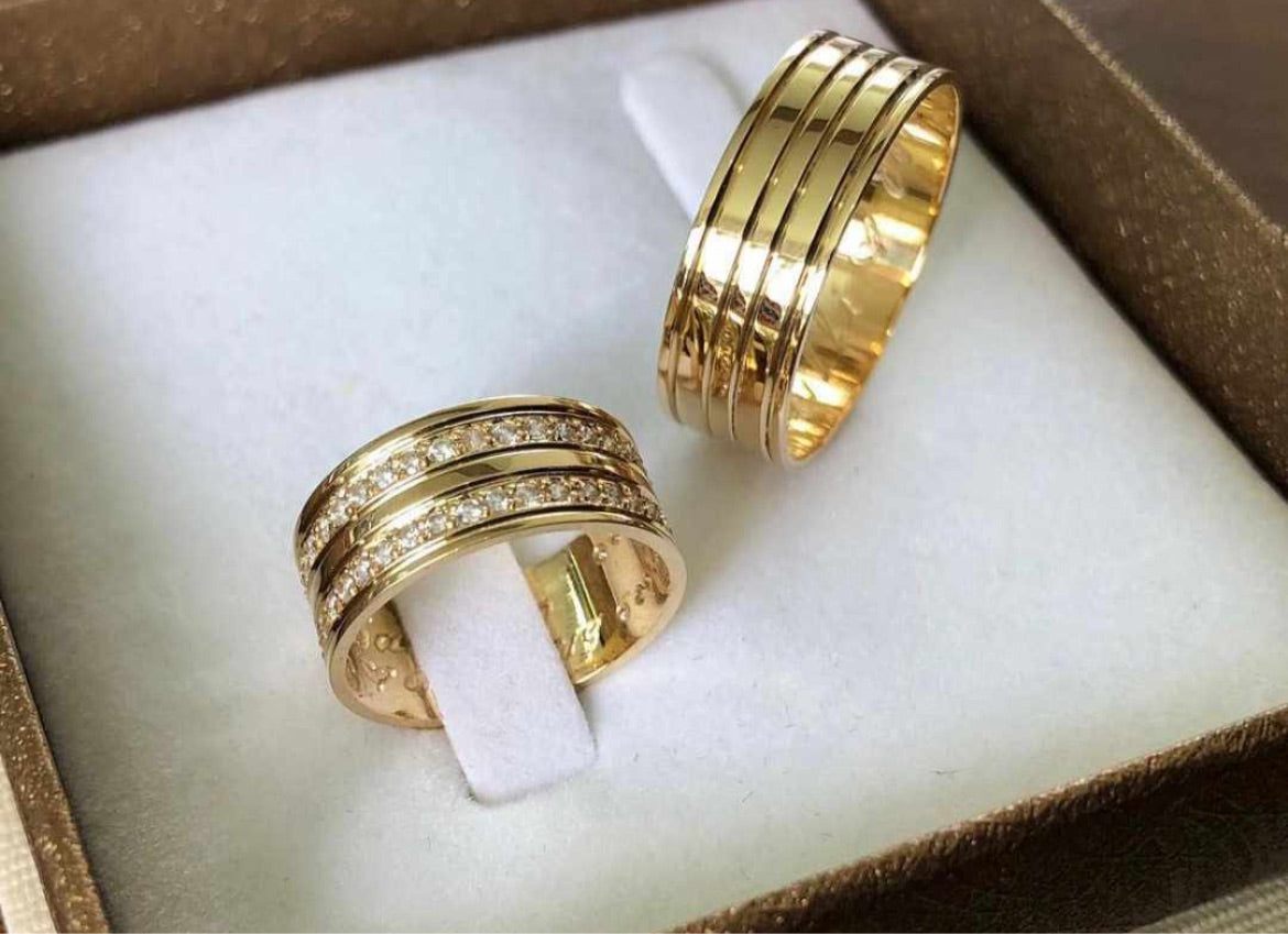 Conjunto Alianças Banhada - Ouro 18K 8mm