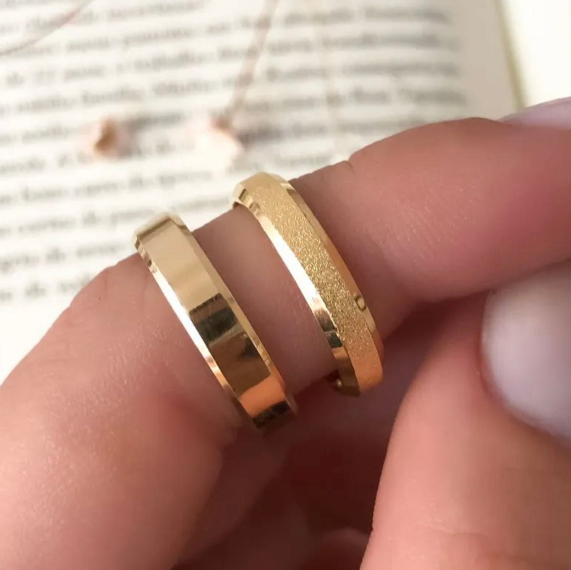 Conjunto Alianças Banhada Ouro 18K 5mm