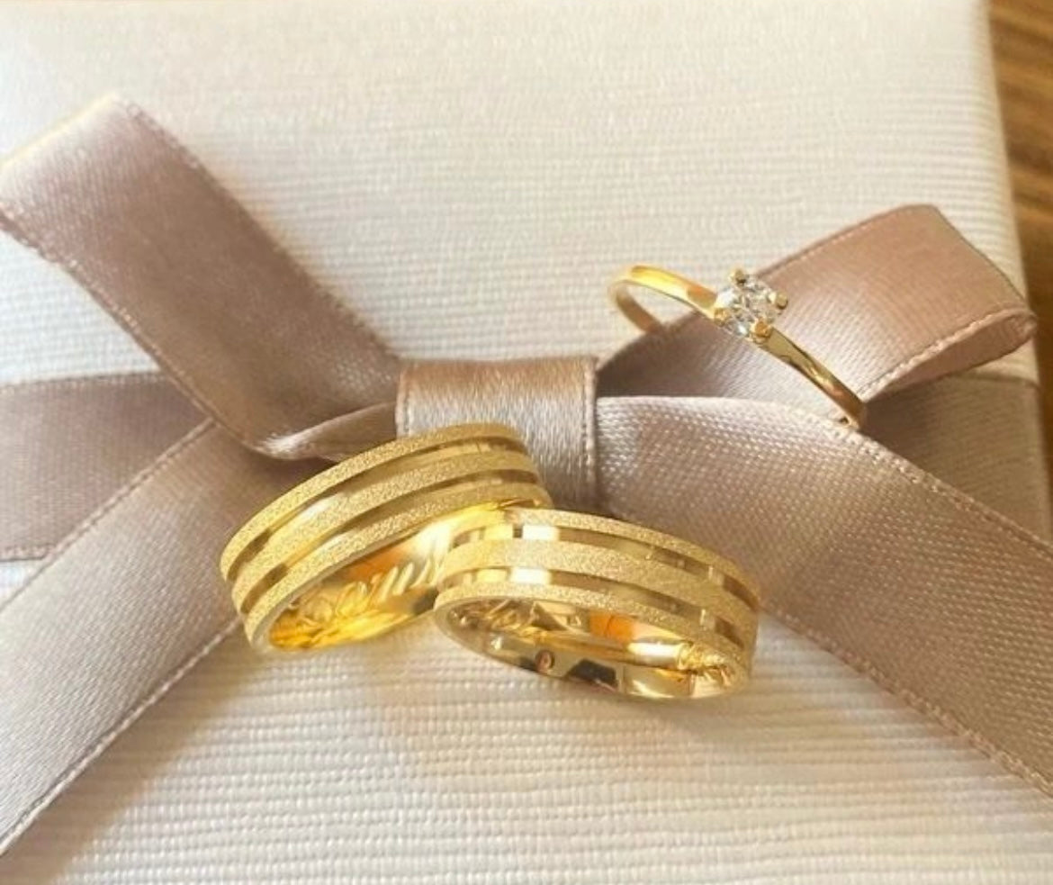 Conjunto Alianças Banhada Ouro 18K 7mm