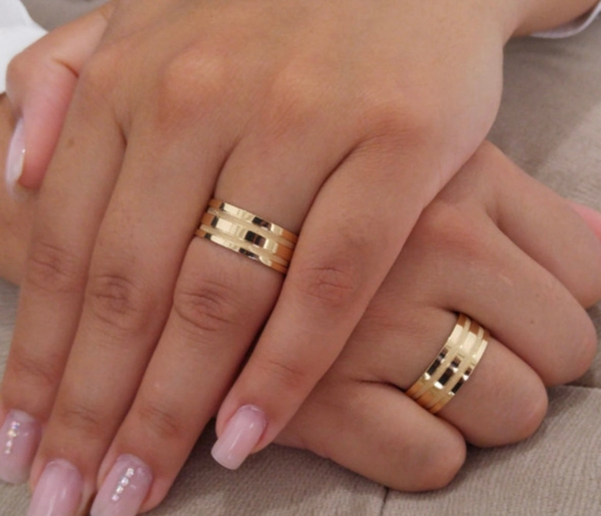 Conjunto Alianças Banhada Ouro 18K 8mm